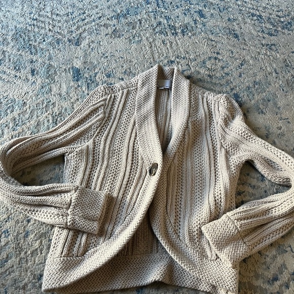 DH New York Curve-Hem Cardigan Sweater XS - Picture 3 of 4